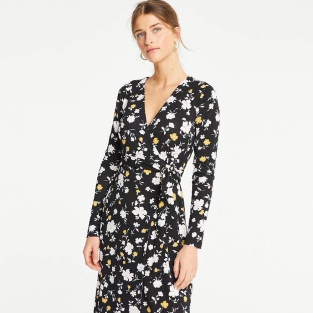 NWT Ann Taylor Floral Wrap Dress – Black – Size 8